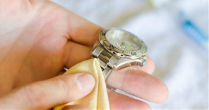Complete Guide to Dealing with Scratches on Watches, Daily Maintenance, and Precautions